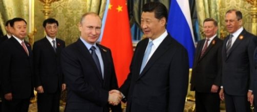 Il presidente russo Vladimir Putin ed il suo omologo cinese, Xi Jinping