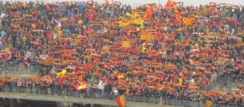 Lecce, Stadio via del Mare: sciarpata in curva Sud