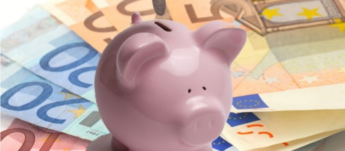 Gli italiani troppo fedeli ai pagamenti in contanti