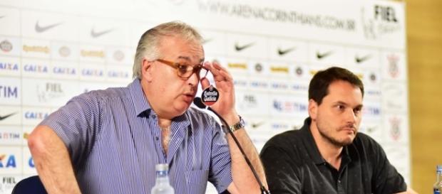Diretoria do Timão procura um novo treinador para assumir o comando da equipe Diretoria do Timão procura um novo treinador para assumir o comando da equipe