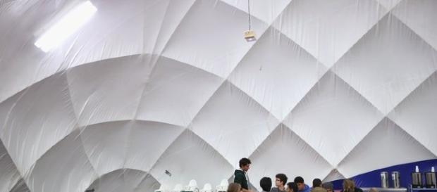 immigrati a lezione di tedesco sotto la cupola del "Ballon" immigrati a lezione di tedesco sotto la cupola del "Ballon"