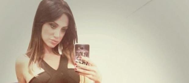 Marika Fruscio in outfit nero e sensuale Marika Fruscio in outfit nero e sensuale