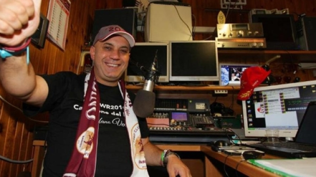 Gennaro Venneri con la sciarpa del Toro