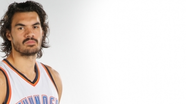Il centro degli Oklahoma City Thunder Steven Adams