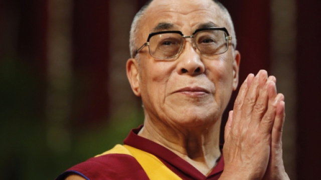 Il Dalai Lama Tenzin Gyatso, in questi giorni a Milano, dove ha ricevuto la cittadinanza onoraria