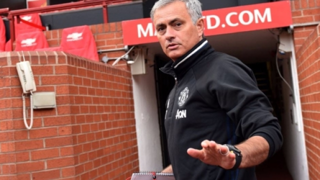 Premier League, Manchester United: Mourinho peggio di Van Gaal - foxsports.it
