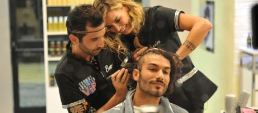 Mariano Coppola diventa cavia per i parrucchieri Elenoire ... - fanpage.it
