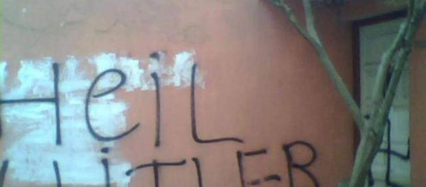 Ataques neonazis con fuerzas de seguridad afianzan violencia macrista Ataques neonazis con fuerzas de seguridad afianzan violencia macrista