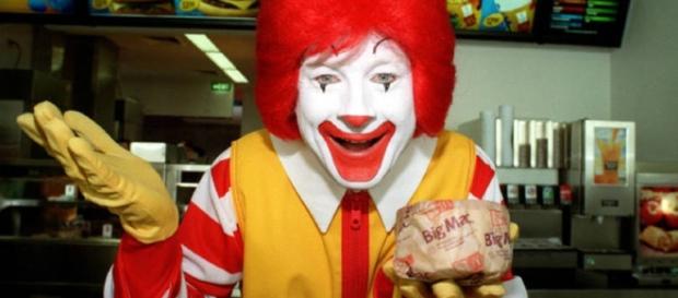 Com o surgimento de palhaços, o McDonald’s toma uma medida radical Com o surgimento de palhaços, o McDonald’s toma uma medida radical