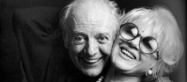 Dario Fo, in una bella immagine insieme alla moglie Franca Rame, scomparsa nel 2013 Dario Fo, in una bella immagine insieme alla moglie Franca Rame, scomparsa nel 2013