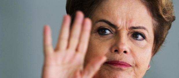 Dilma Rousseff foi destituída da presidência Dilma Rousseff foi destituída da presidência