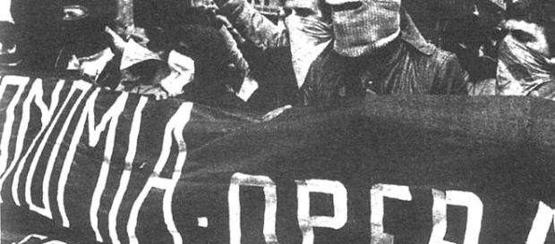 Uno scatto di una storica manifestazione romana di Avanguardia Operaia Uno scatto di una storica manifestazione romana di Avanguardia Operaia