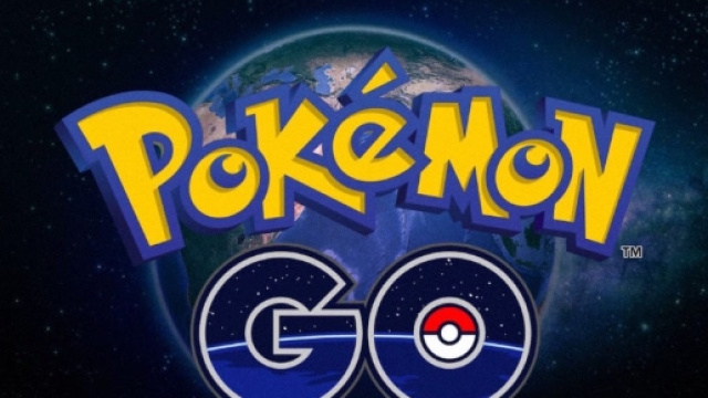 Tutti pazzi per Pokemon GO, il gioco più scaricato dell'anno
