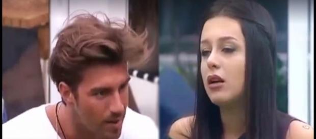 Grande Fratello Vip, Asia ci riprova con Andrea la dura reazione dell'ex tronista Grande Fratello Vip, Asia ci riprova con Andrea la dura reazione dell'ex tronista