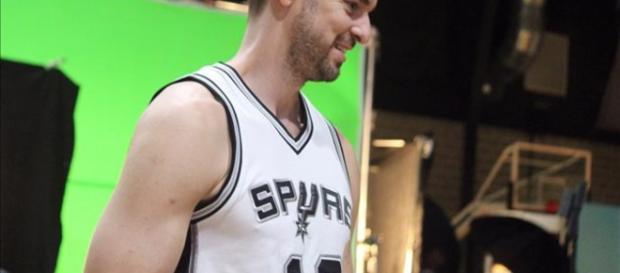 Pau Gasol brilla con luz propia en la pretemporada con los Spurs. Fotografía: AFP Pau Gasol brilla con luz propia en la pretemporada con los Spurs. Fotografía: AFP