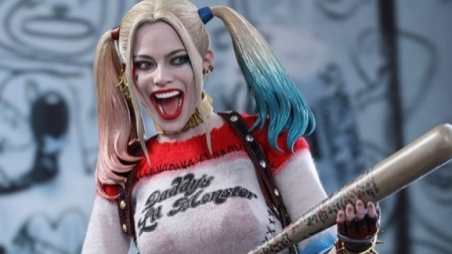 DC Comics Harley Quinn Sixth Scale Figure by Hot Toys | Sideshow ... - sideshowtoy.com