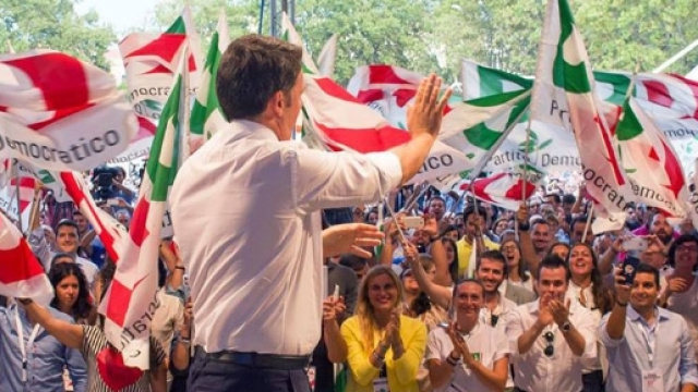 Il premier Matteo Renzi onnipresente nella campagna pro Referendum