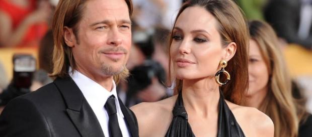 Angelina Jolie insieme al suo compagno di vita Brad Pitt Angelina Jolie insieme al suo compagno di vita Brad Pitt