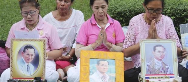 È morto il re della Thailandia, il decano dei monarchi - La Stampa - lastampa.it È morto il re della Thailandia, il decano dei monarchi - La Stampa - lastampa.it