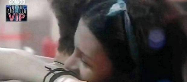 Grande Fratello Vip: Asia Nuccetelli abbraccia Andrea ma incassa un nuovo no Grande Fratello Vip: Asia Nuccetelli abbraccia Andrea ma incassa un nuovo no