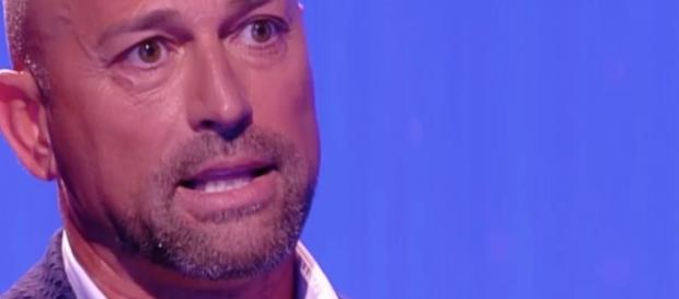 Marini e Bettarini, coccole a letto: hanno fatto sesso? Marini e Bettarini, coccole a letto: hanno fatto sesso?