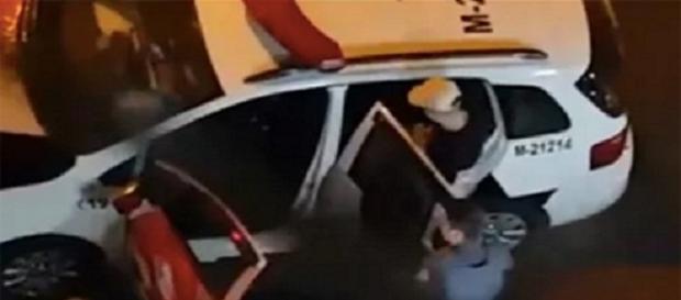 MC Gui é detido após ser pego dirigindo sem carteira de habilitação MC Gui é detido após ser pego dirigindo sem carteira de habilitação