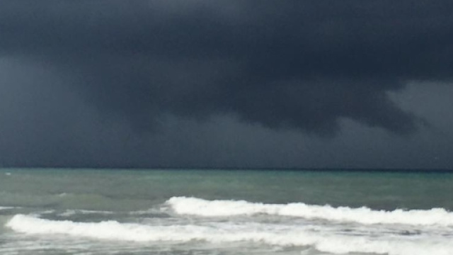 Maltempo nel Tirreno: diluvio a Roma, tornado sul litorale della ... - meteoweb.eu