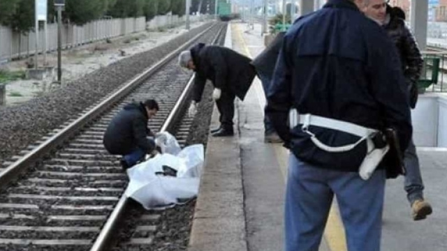 Muore un ragazzo di 35 anni in seguito all'impatto con un treno