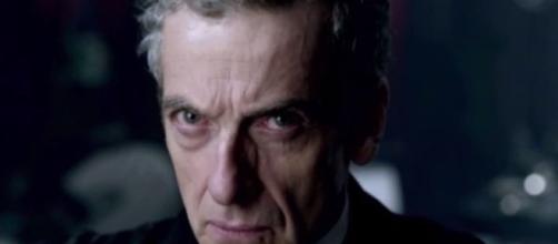 Peter Capaldi incarne un Docteur plus sombre