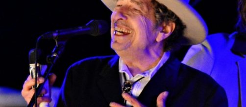 Nobel Letteratura 2016 Bob Dylan non pronuncia mezza parola in merito