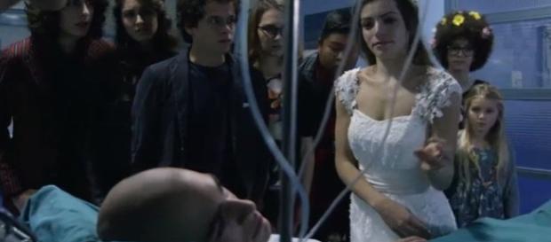 Cris vestita da sposa mentre Leo sta male Cris vestita da sposa mentre Leo sta male
