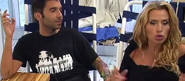Valeria non vuole fare il cambio d'abito Valeria non vuole fare il cambio d'abito