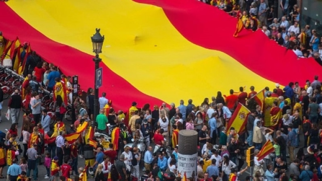 A Madrid la nuova giunta comunale guidata da "Ahora Madrid" impone nuove tasse alle banche