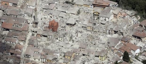 Amatrice vista dall'alto dopo il sisma del 24 agosto Amatrice vista dall'alto dopo il sisma del 24 agosto