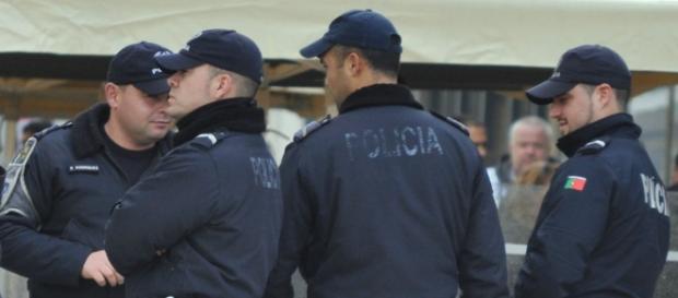 Mais dois agentes da PSP acabam feridos no cumprimento do dever Mais dois agentes da PSP acabam feridos no cumprimento do dever