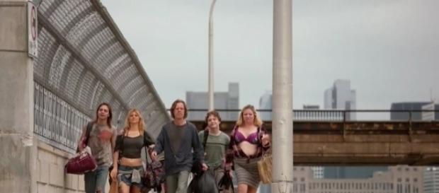 Frank Gallagher non si arrende: dopo esser stato cacciato ha deciso di ricominciare tutto dall'inizio Frank Gallagher non si arrende: dopo esser stato cacciato ha deciso di ricominciare tutto dall'inizio
