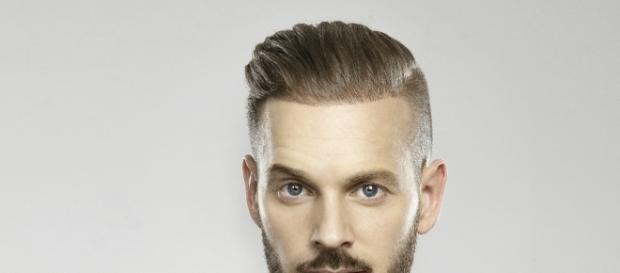Matt Pokora, le chanteur qui fait hommage à Claude François Matt Pokora, le chanteur qui fait hommage à Claude François