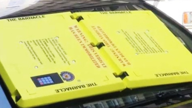 Addio ganasce alle ruote: ora le auto in divieto si bloccano con Barnacle