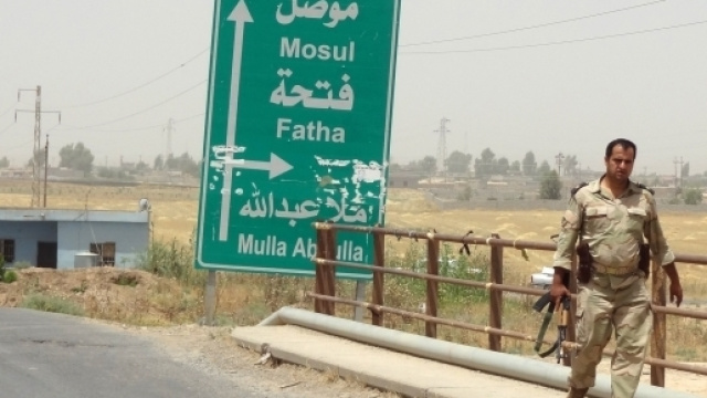 UNe route ne direction de Mossoul, nord de l'Irak