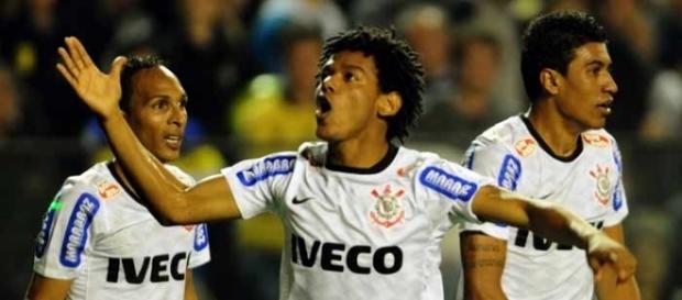Campeão em 2012, jogador deseja retornar ao Corinthians Campeão em 2012, jogador deseja retornar ao Corinthians