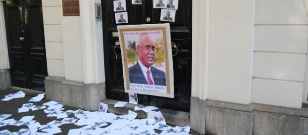Des tracts déversés devant l'ambassade du Cameroun à La Haye Des tracts déversés devant l'ambassade du Cameroun à La Haye