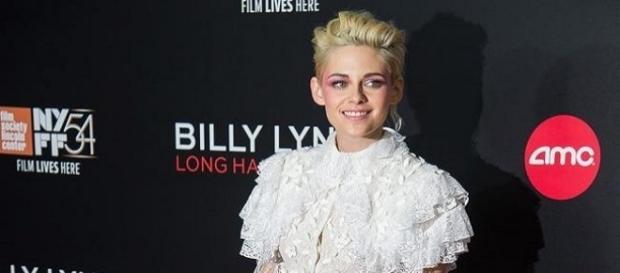 Kristen Stewart tiene una nueva relación Kristen Stewart tiene una nueva relación