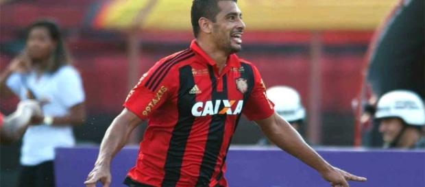 O nome do atacante é bem visto também pela torcida do Timão O nome do atacante é bem visto também pela torcida do Timão