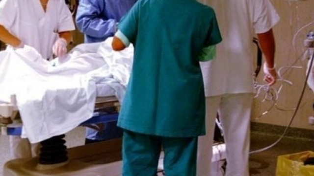 Donna incinta di 5 mesi muore dopo aborto spontanteo