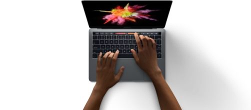 Il nuovo MacBook Pro con la Touch Bar