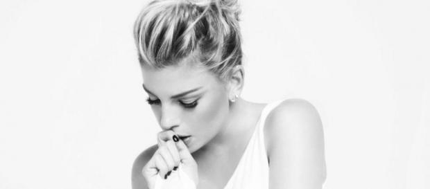 Gossip: Emma Marrone ritrova il padre di Stefano De Martino a cena. Gossip: Emma Marrone ritrova il padre di Stefano De Martino a cena.