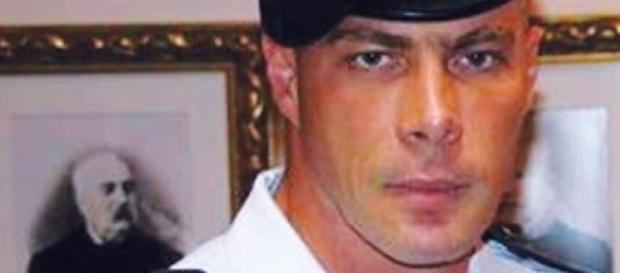 Hugo Ernano, o militar da GNR que matou acidentalmente um menor levado para um assalto pelo próprio pai Hugo Ernano, o militar da GNR que matou acidentalmente um menor levado para um assalto pelo próprio pai