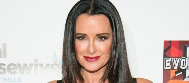 Kyle Richards Reunites With Sister Kathy Hilton After Family Feud ... - usmagazine.com Kyle Richards Reunites With Sister Kathy Hilton After Family Feud ... - usmagazine.com