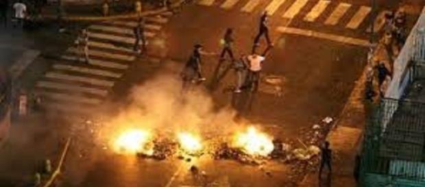 Manifestación opositora violenta en la Ciudad de Caracas Manifestación opositora violenta en la Ciudad de Caracas