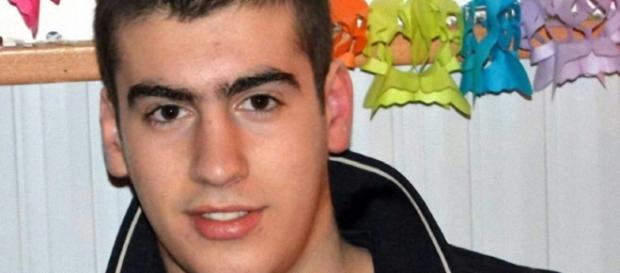 Massimiliano Delogu, morto per uno scompenso cardiaco congenito. Massimiliano Delogu, morto per uno scompenso cardiaco congenito.